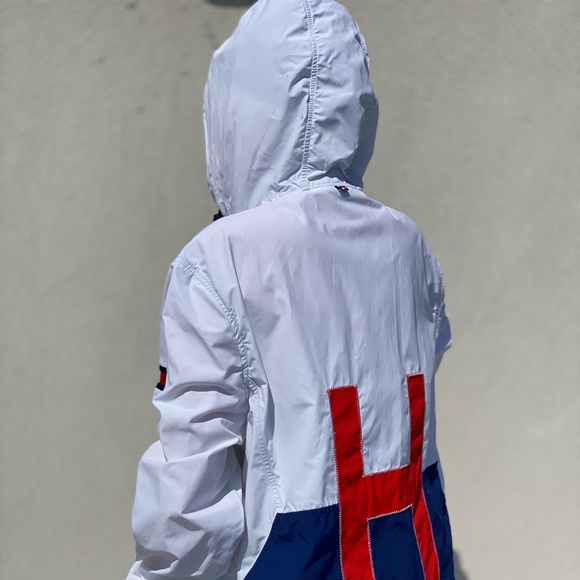 Tommy Hilfiger pop over tracksuit/windbreaker. - Picture 6 of 7